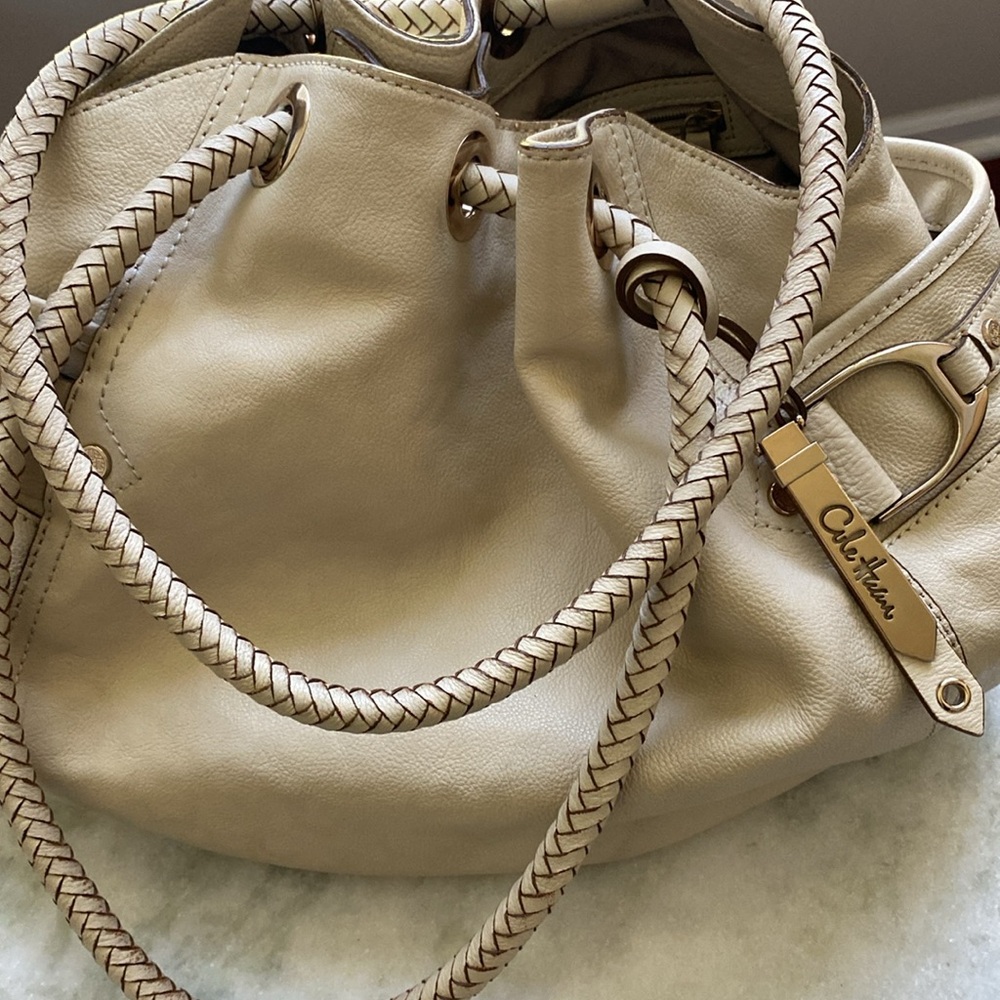Cole Haan women’s leather ivory shoulder bag - Picture 2 of 10
